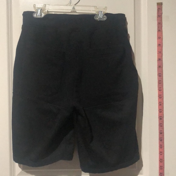 URBAN OUTFITTERS SHORTS - Picture 3 of 10